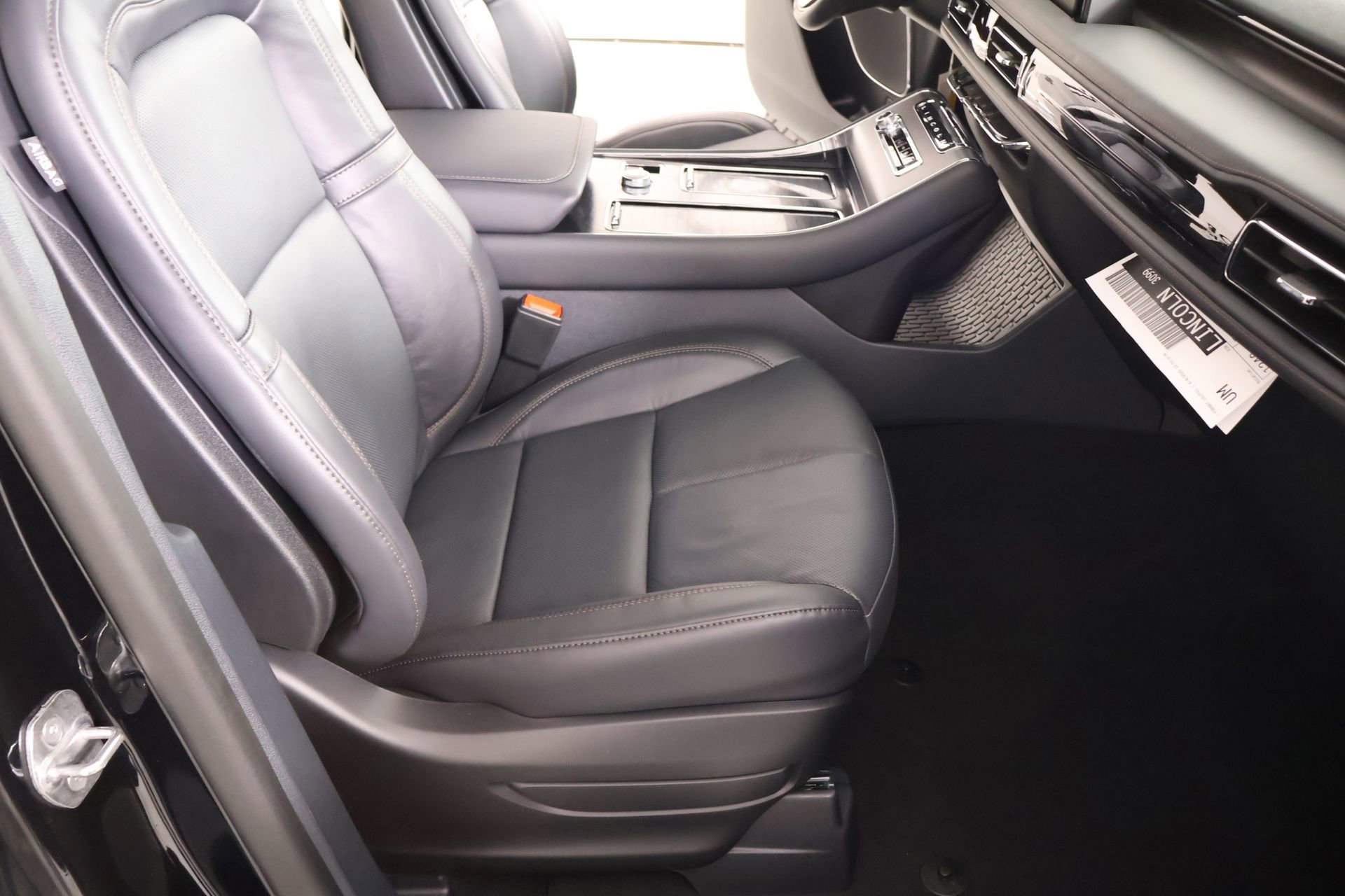 New 2026 Lincoln Aviator Reserve AWD/4WD image 14