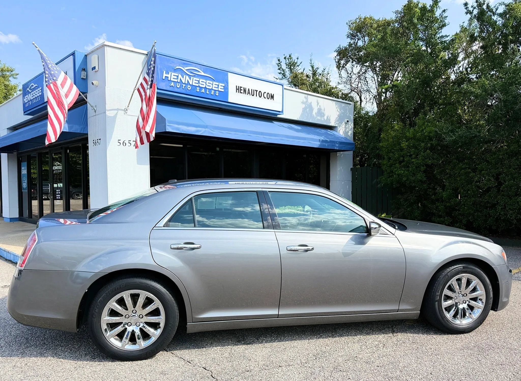 Used 2011 Chrysler 300 Limited RWD image 22