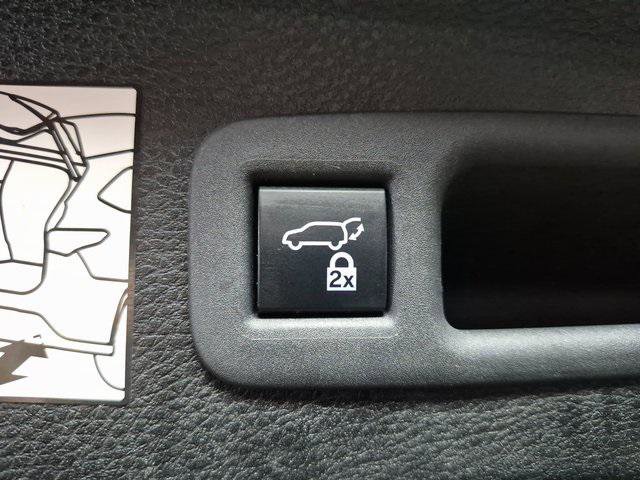 Certified 2024 Toyota Sienna XLE image 10