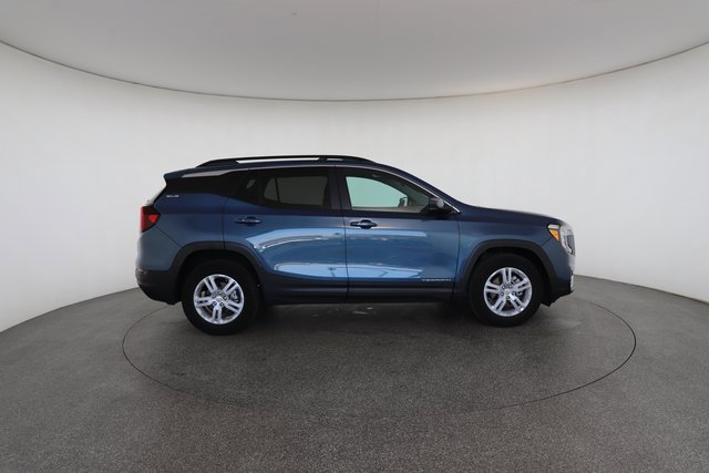 Used 2024 GMC Terrain SLE w/ Driver Convenience Package image 22