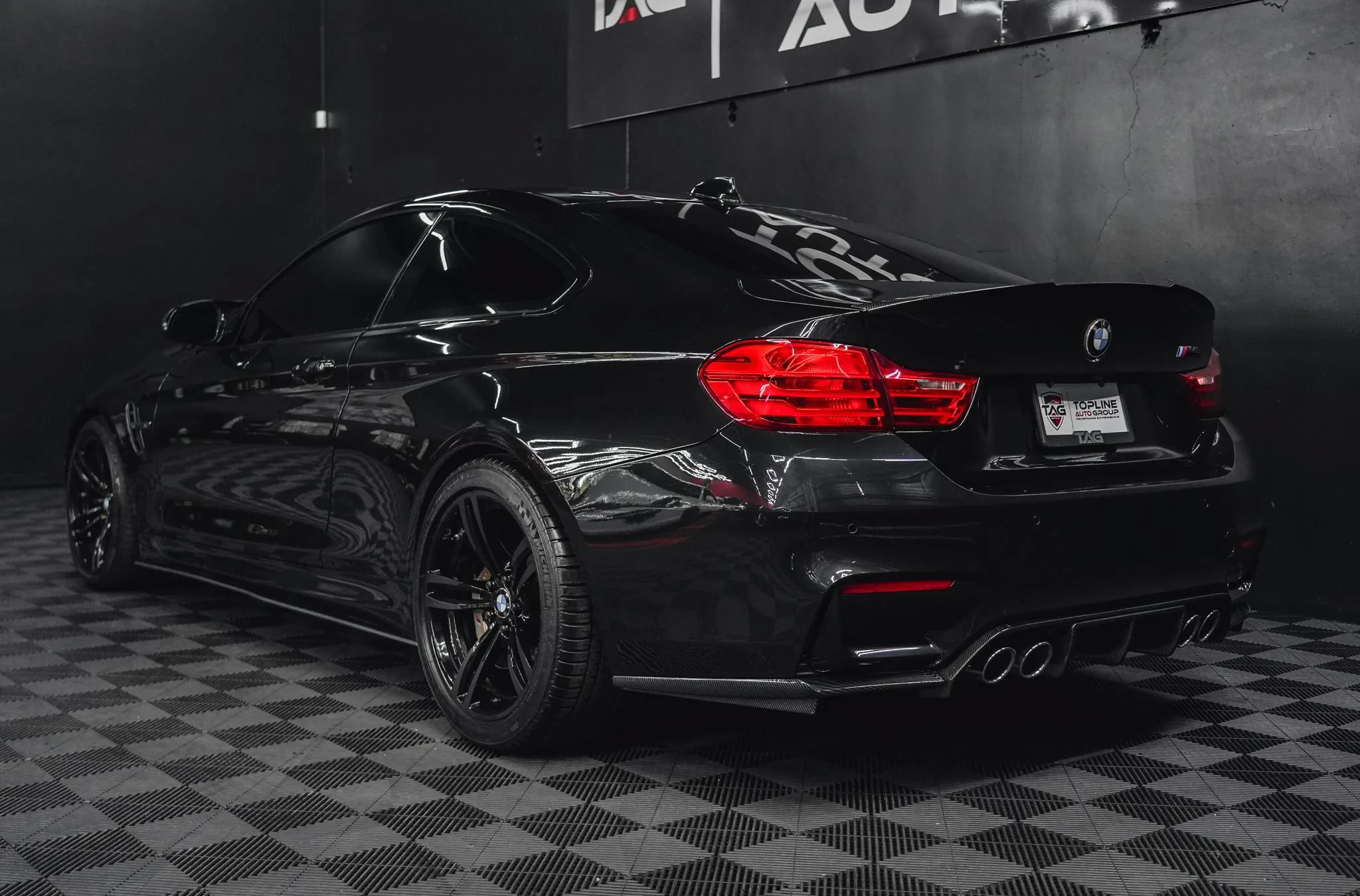 Used 2015 BMW M4 Coupe w/ Executive Package RWD image 30