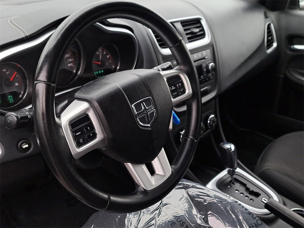 Used 2012 Dodge Avenger SXT image 14