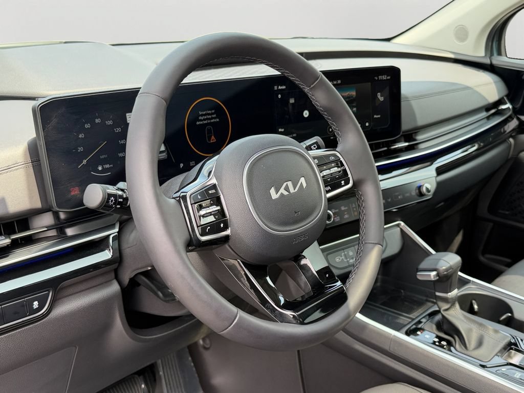 Used 2025 Kia Carnival SX Prestige FWD image 18