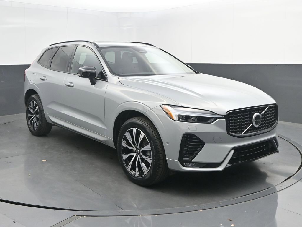 Used 2024 Volvo XC60 B5 Plus AWD/4WD image 9