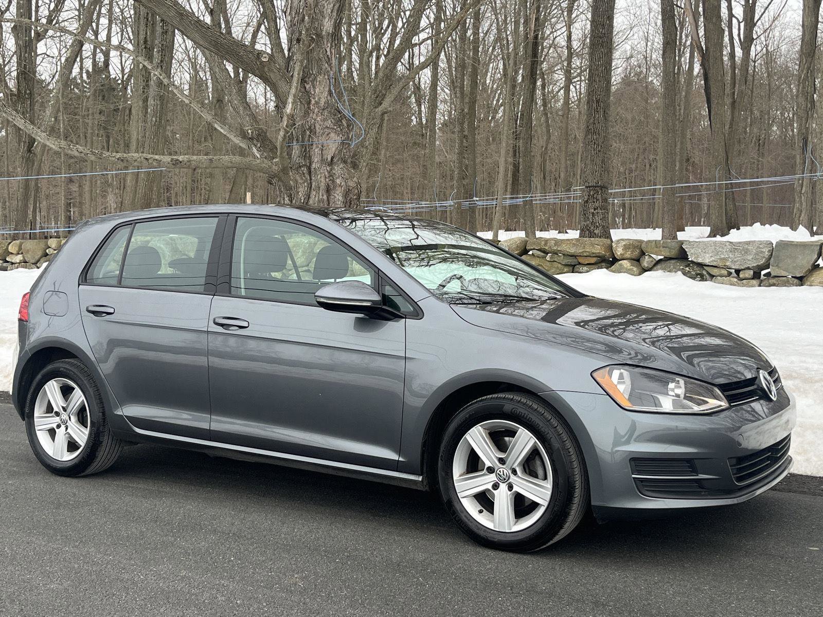 Used 2017 Volkswagen Golf Wolfsburg Edition image 23