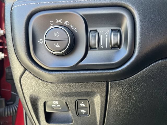 Used 2021 RAM 1500 Limited AWD/4WD image 35