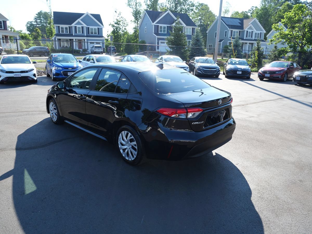 Used 2024 Toyota Corolla LE FWD image 5