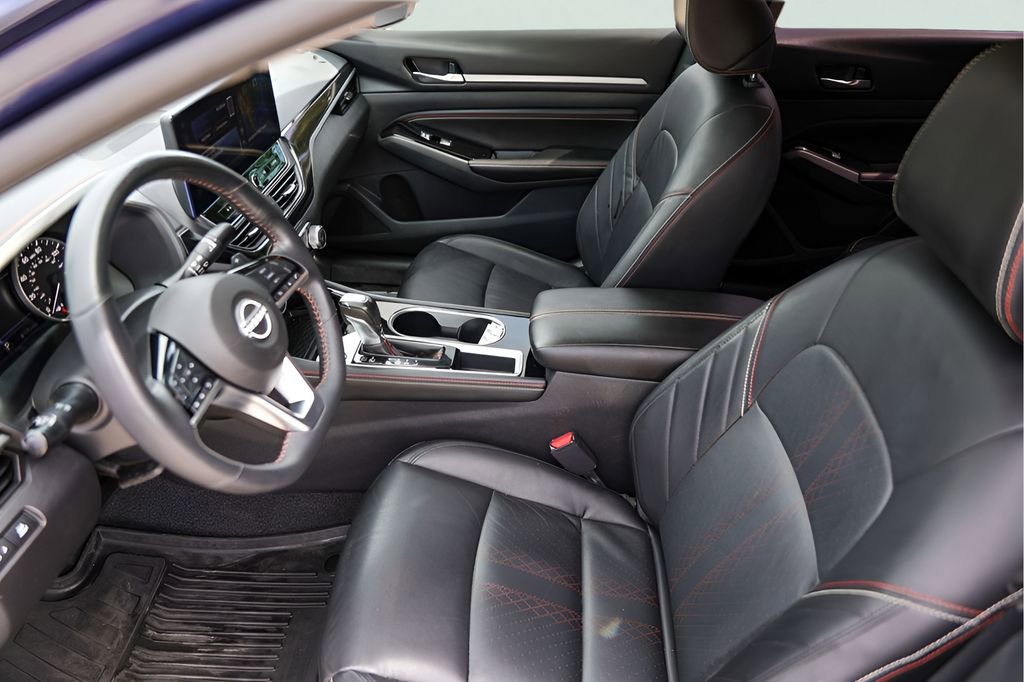 Used 2023 Nissan Altima 2.5 SR w/ SR Premium Package FWD image 12