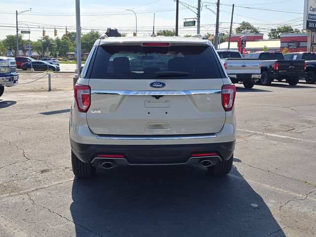 Used 2018 Ford Explorer XLT w/ Equipment Group 202A FWD image 7
