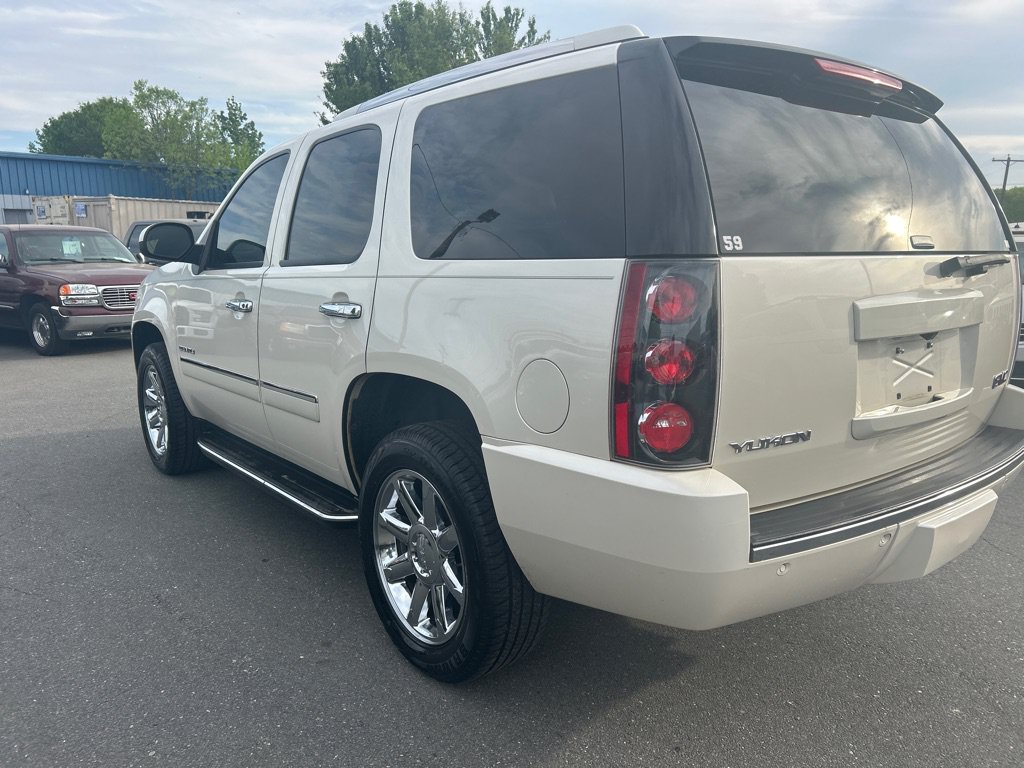 Used 2014 GMC Yukon Denali AWD/4WD image 7
