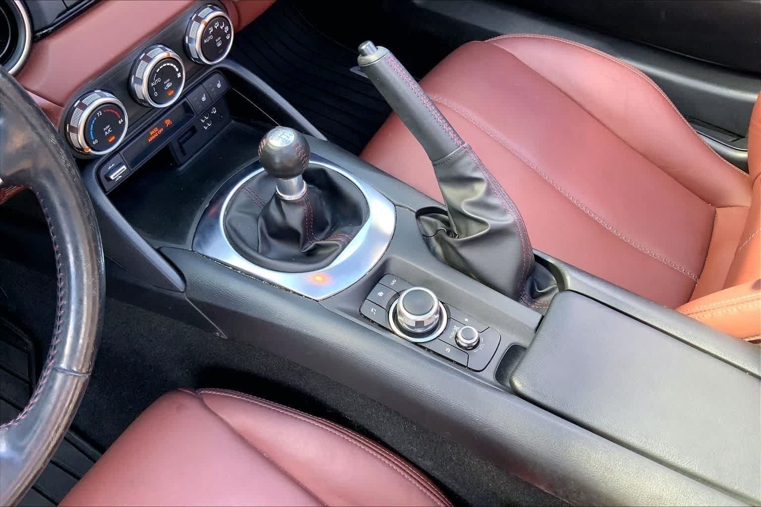 Used 2019 MAZDA MX-5 Miata RF Grand Touring w/ GT-S Package RWD image 15