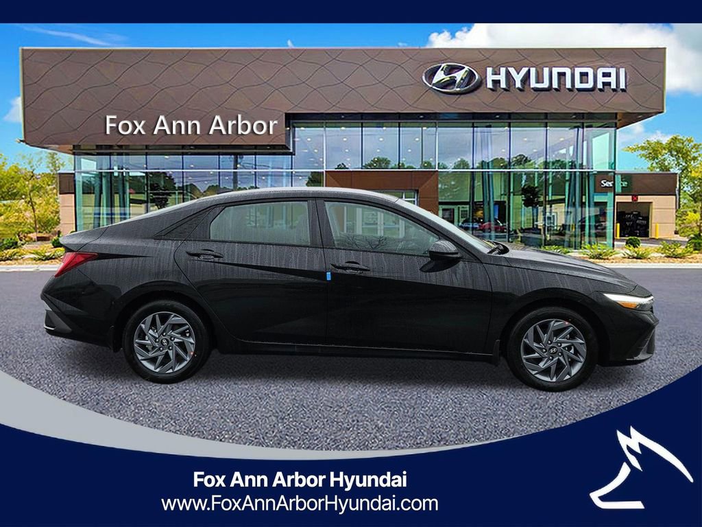 Used 2026 Hyundai Elantra Hybrid FWD image 6