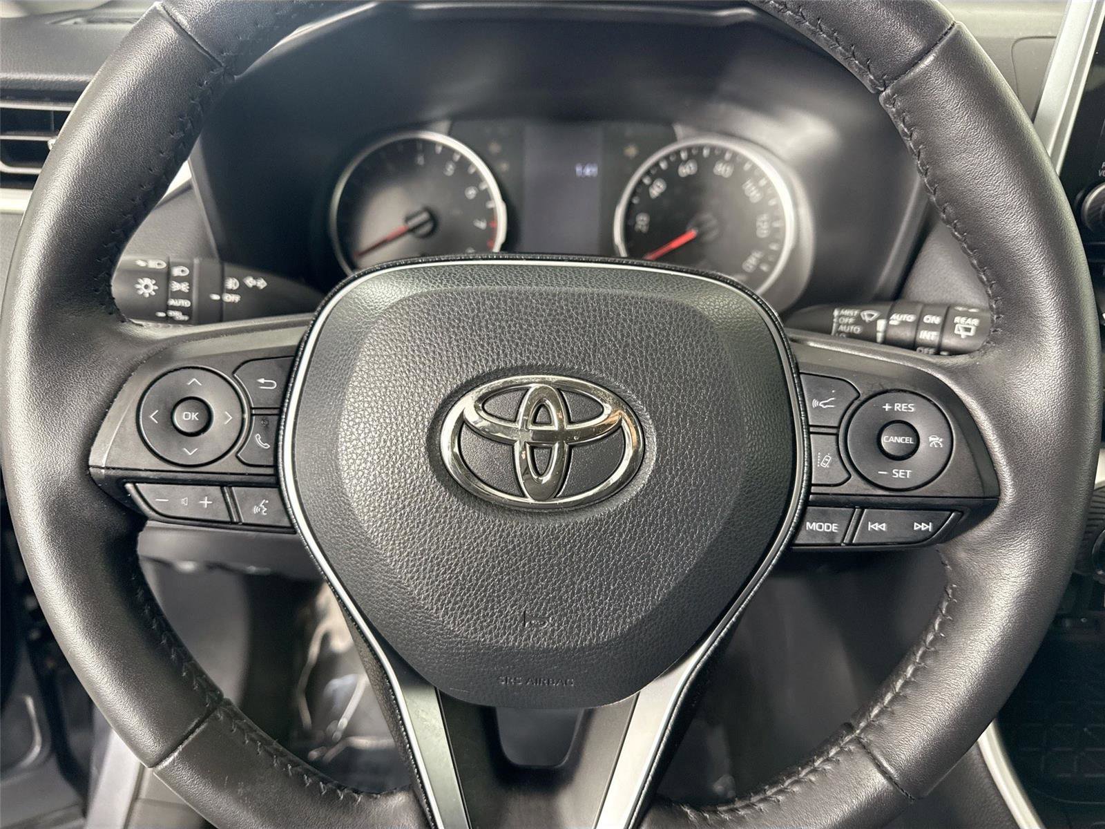 Certified 2020 Toyota RAV4 XLE Premium image 16