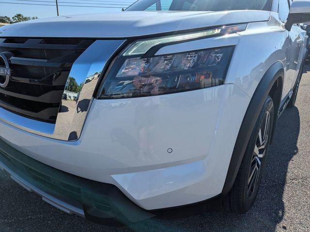 Used 2025 Nissan Pathfinder Platinum w/ Cargo Package image 9