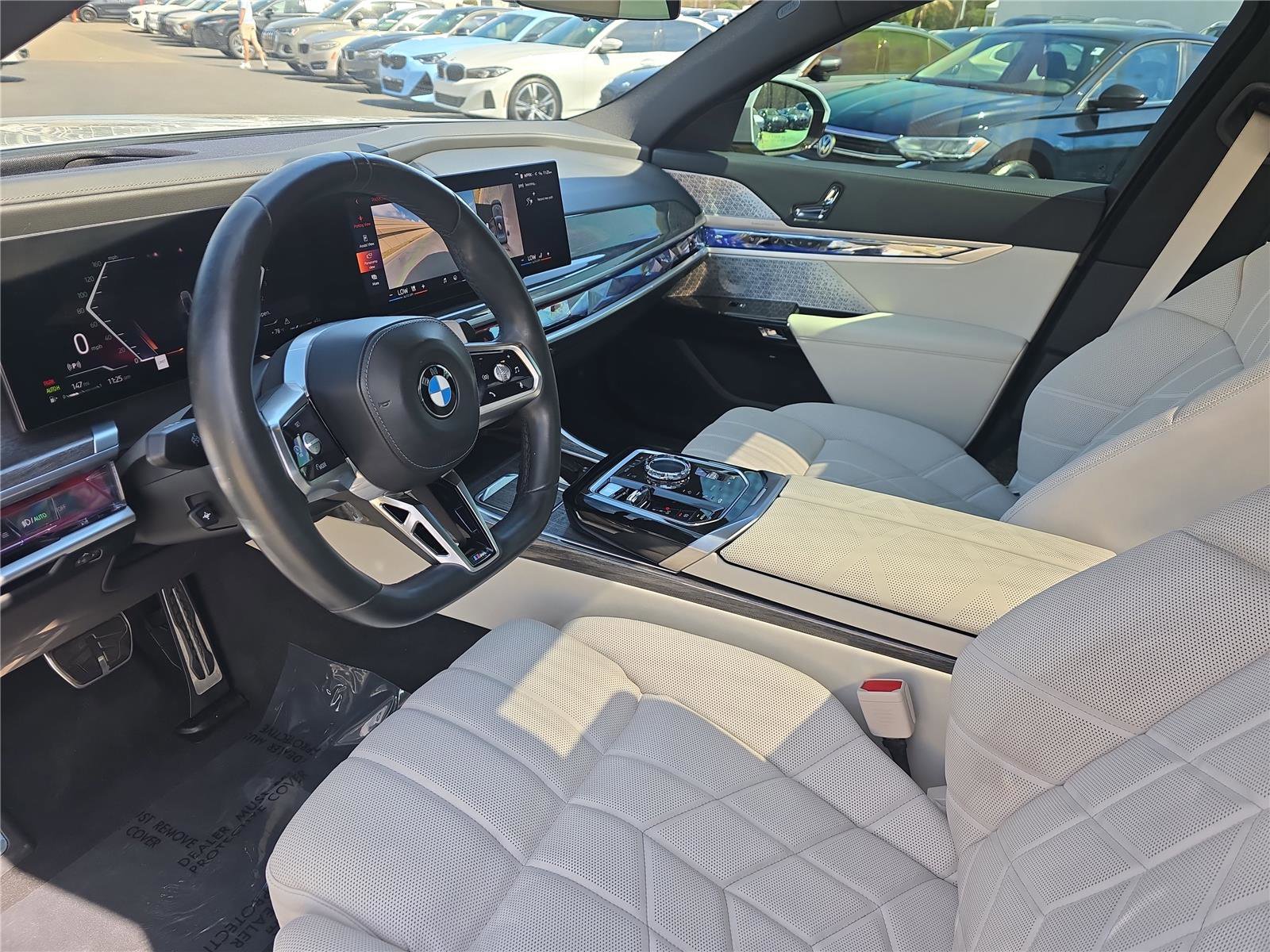 Used 2023 BMW 760i xDrive w/ Luxury Rear Seating Package image 16