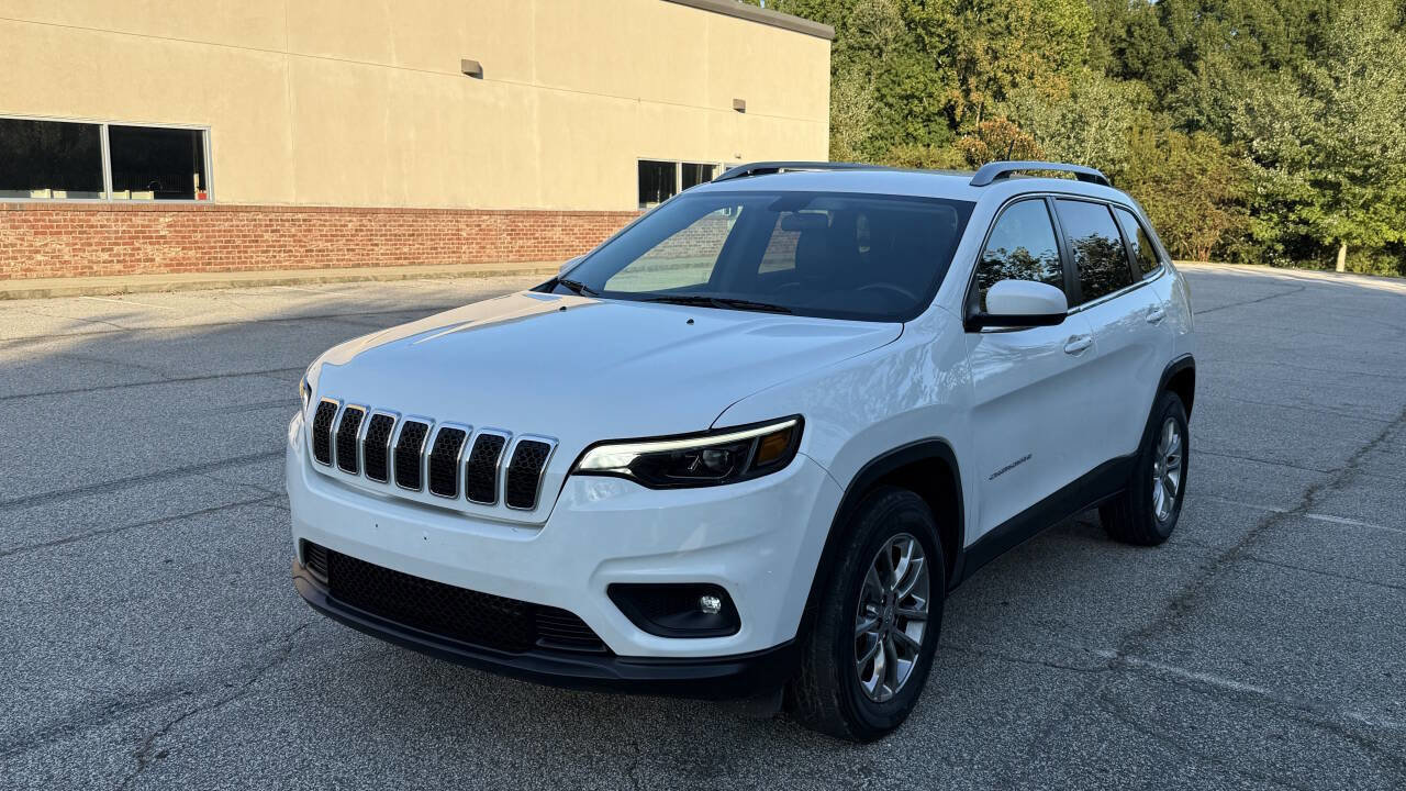 Used 2019 Jeep Cherokee Latitude Plus image 3