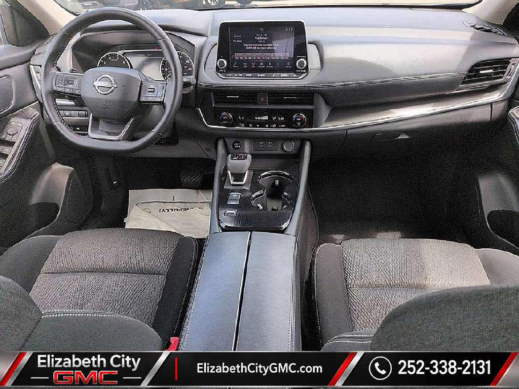 Used 2025 Nissan Rogue SV FWD image 13