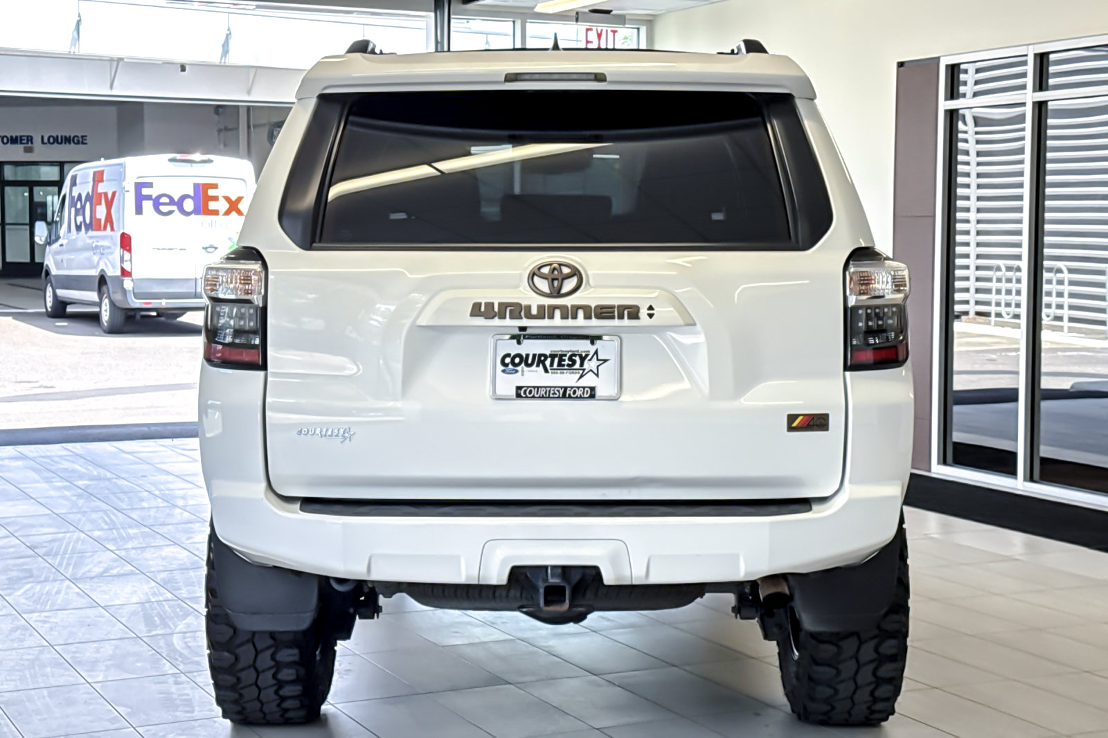 Used 2023 Toyota 4Runner 40th Anniversary SE AWD/4WD image 5