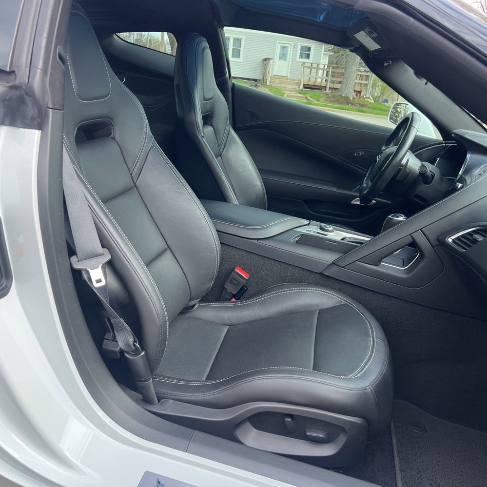 Used 2019 Chevrolet Corvette Stingray Coupe w/ Battery Protection Package RWD image 9