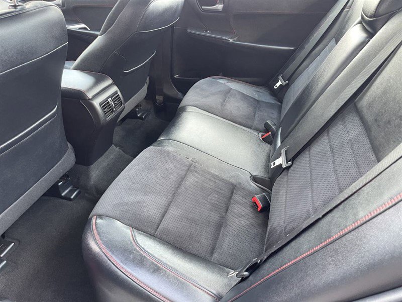 Used 2015 Toyota Camry XLE image 16