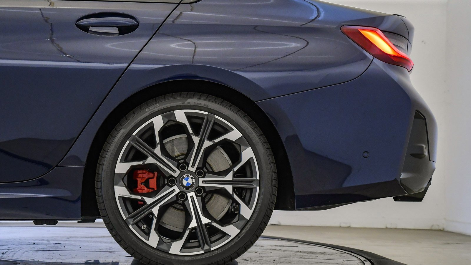 New 2026 BMW 330i Sedan w/ M Sport Package image 11