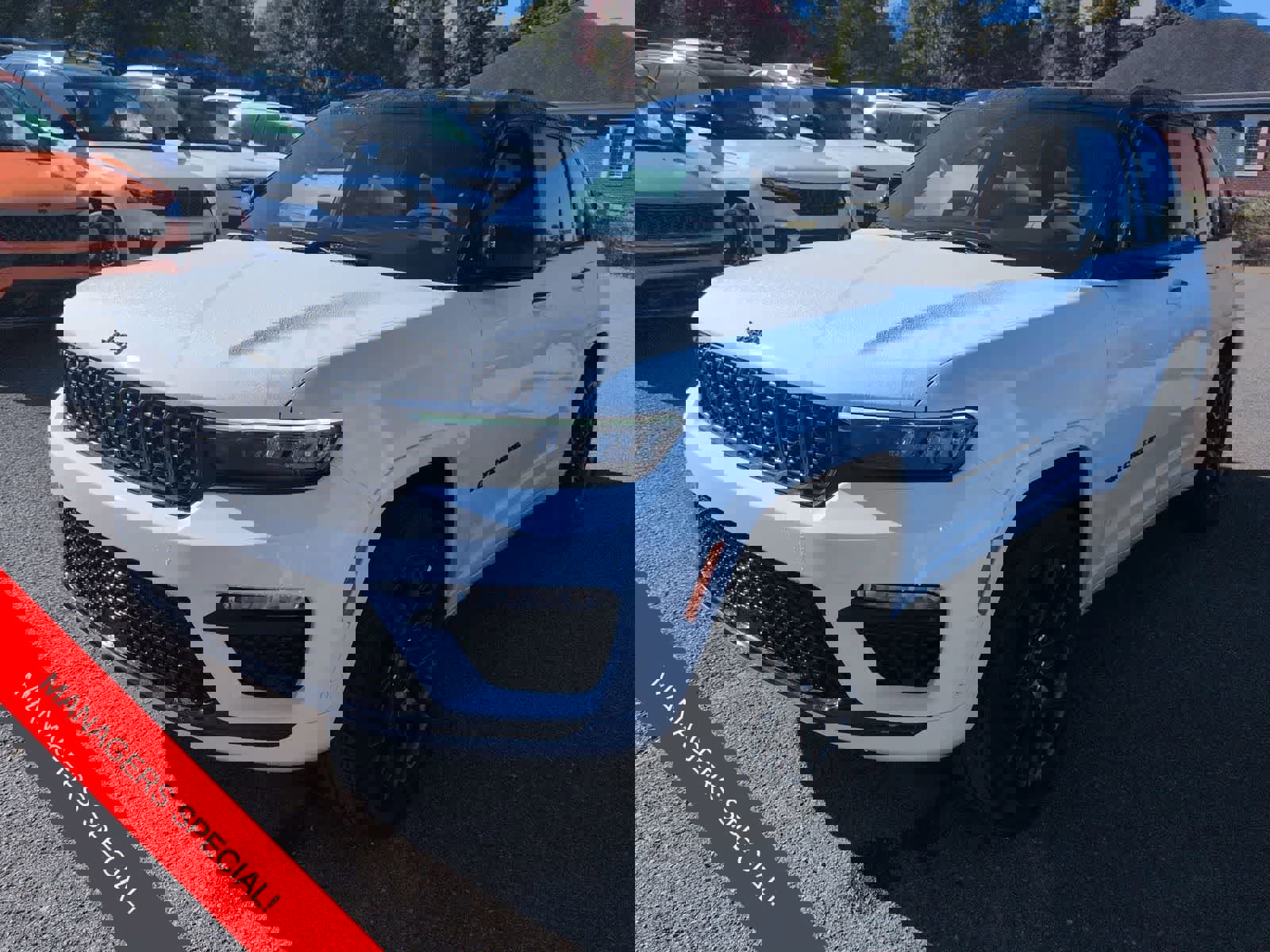 New 2025 Jeep Grand Cherokee Summit w/ Obsidian Package image 4