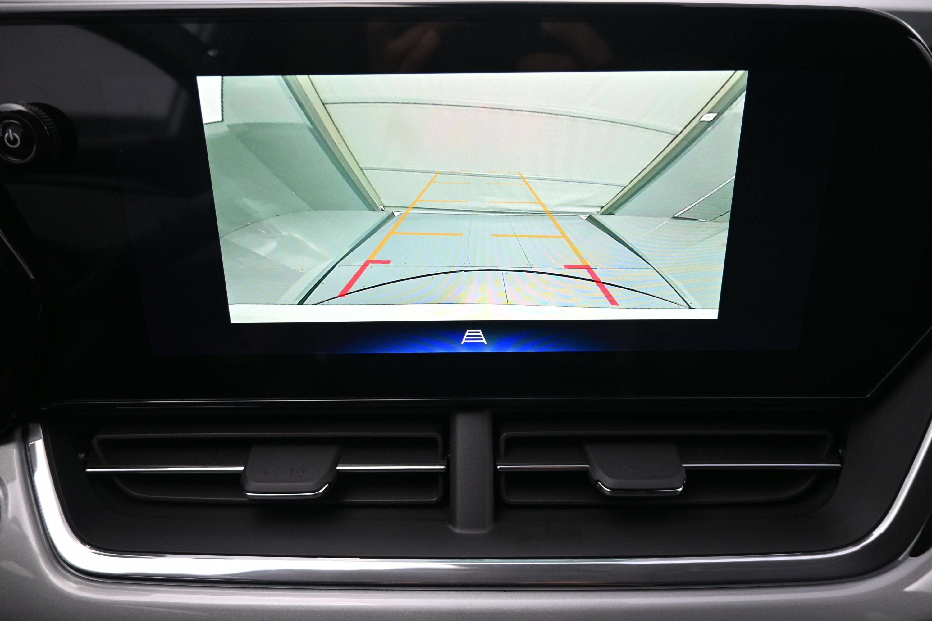 New 2026 Chevrolet Trax RS w/ Sunroof Package FWD image 18