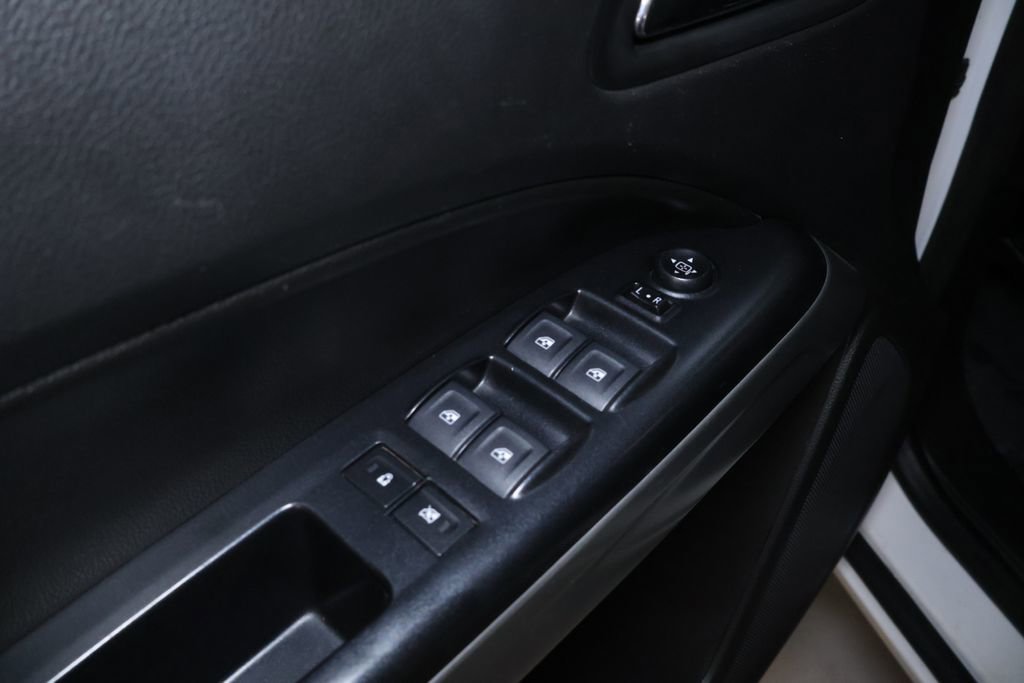 Used 2021 Chevrolet Colorado LT AWD/4WD image 12