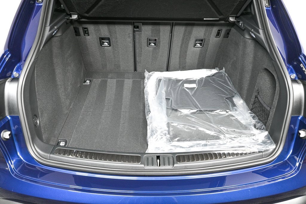 New 2025 Porsche Macan image 30