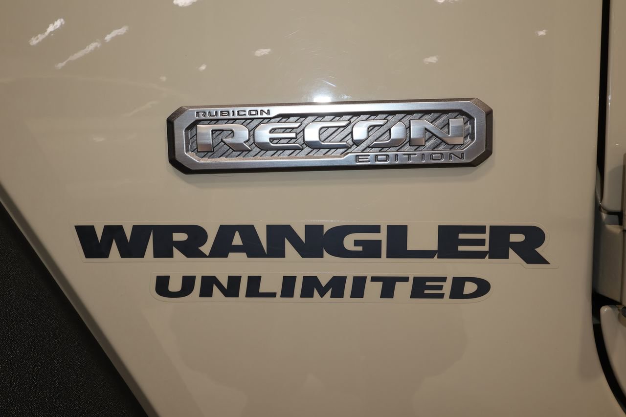 Used 2017 Jeep Wrangler Unlimited Rubicon image 34