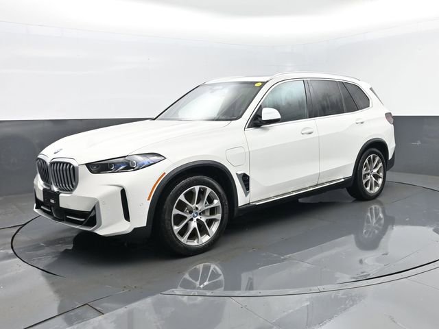 Used 2024 BMW X5 xDrive50e image 1