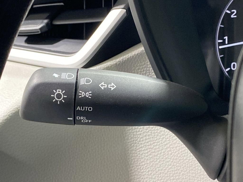 Used 2025 Toyota Corolla LE image 34