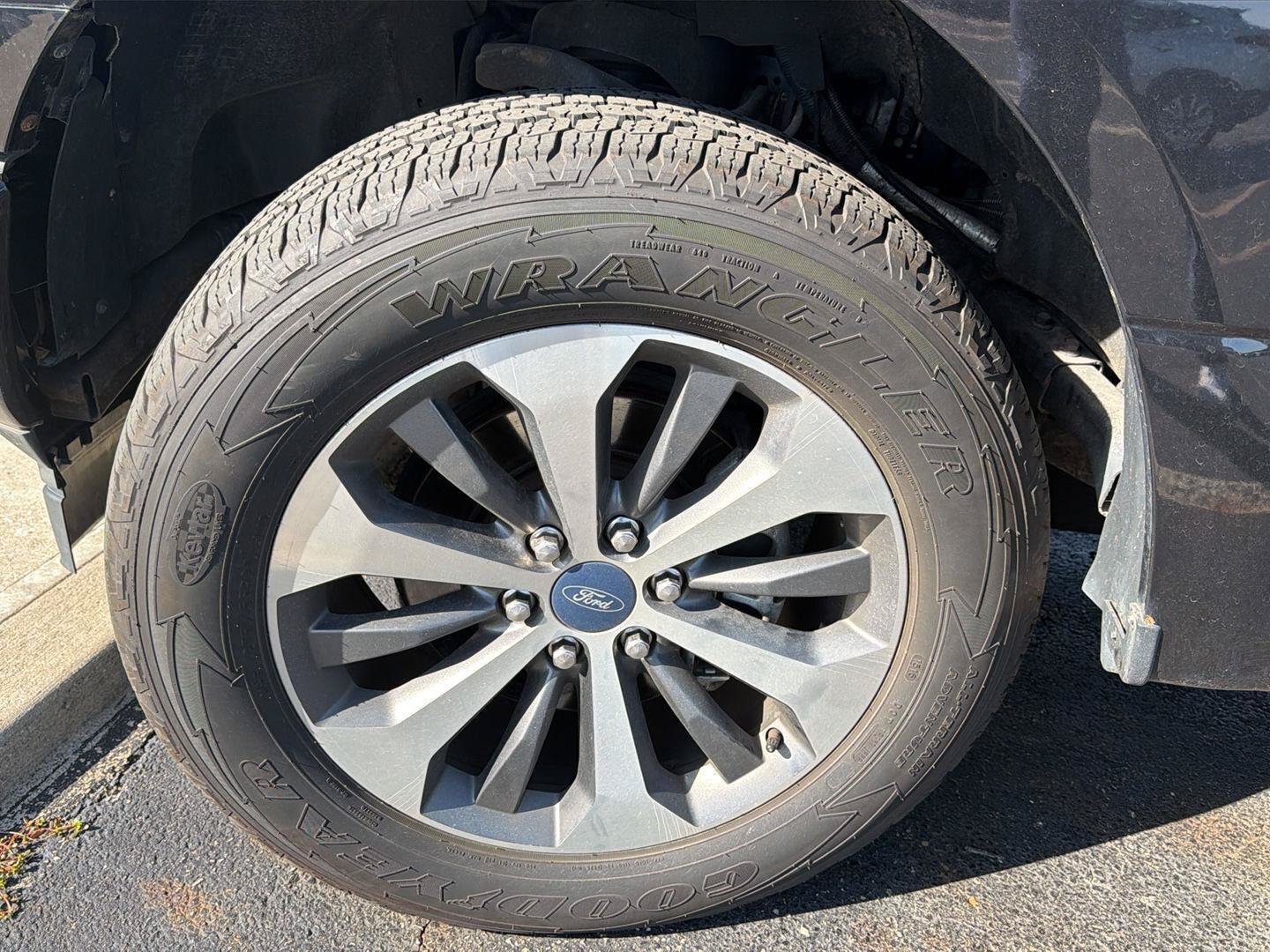 Used 2019 Ford F150 XL w/ Equipment Group 101A Mid AWD/4WD image 13