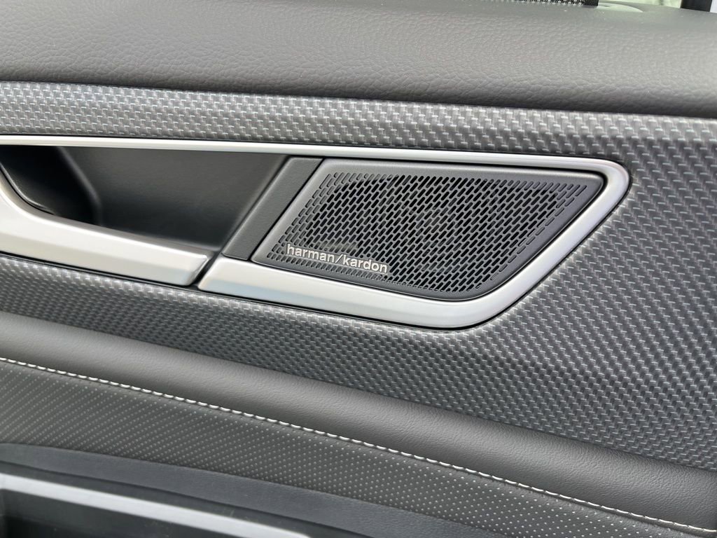 New 2026 Volkswagen Atlas Cross Sport SEL Premium R-Line image 18