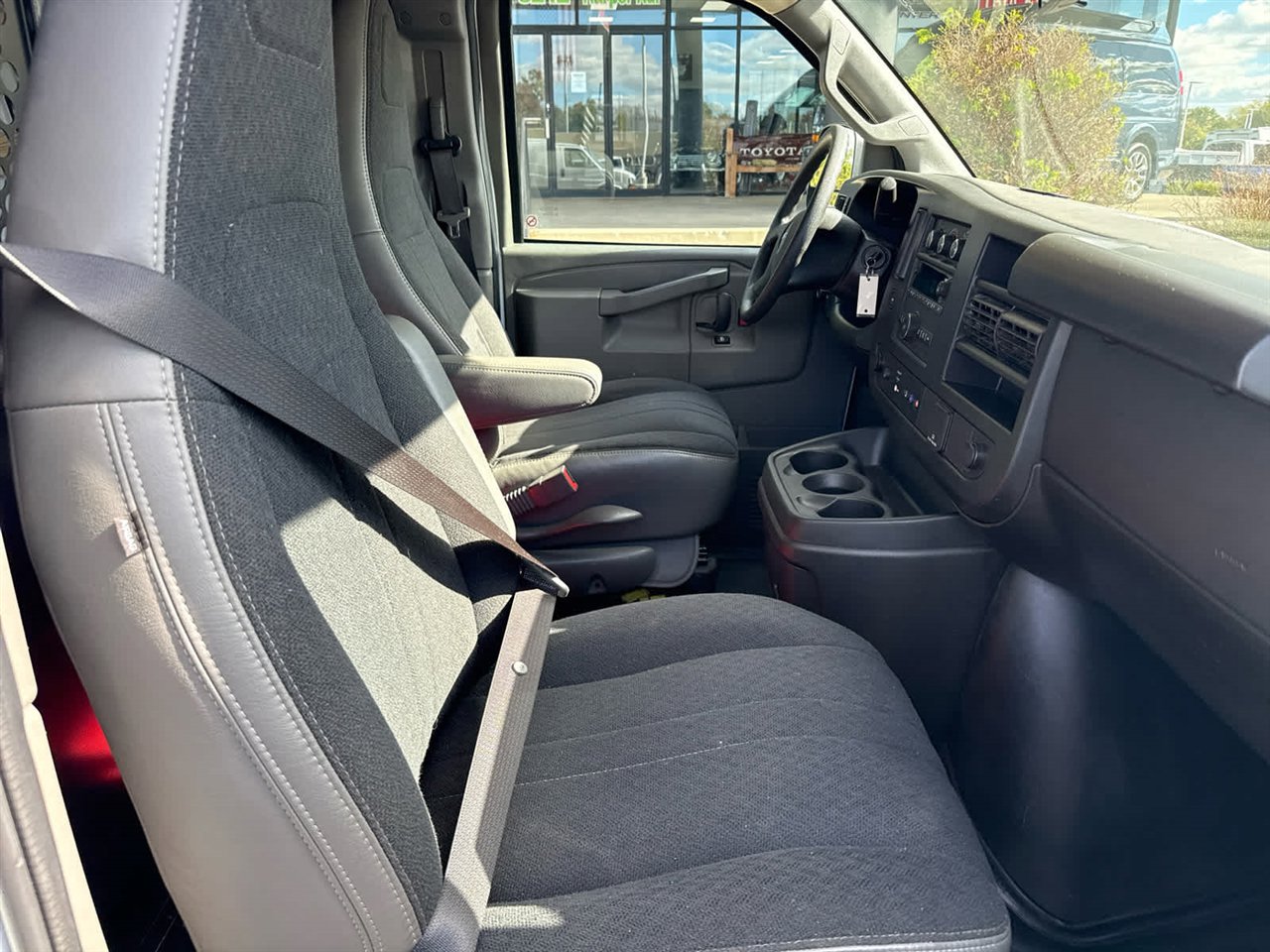 Used 2024 GMC Savana 2500 w/ Driver Convenience Package image 21