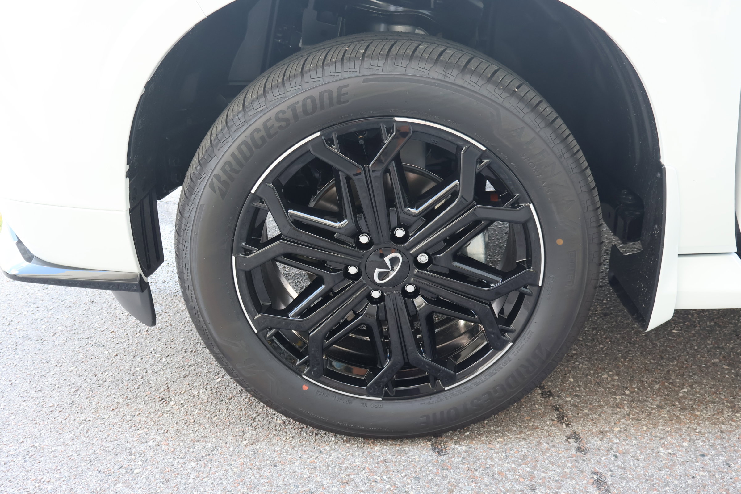 New 2026 INFINITI QX80 4WD image 10