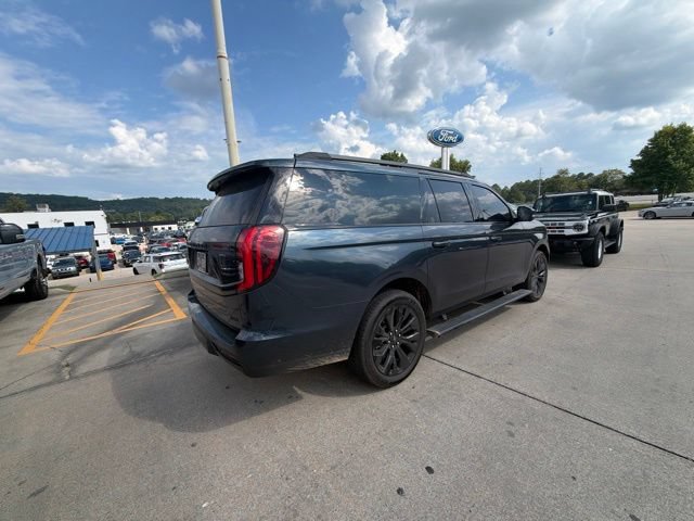Used 2025 Ford Expedition Max Platinum w/ Stealth Appearance Package AWD/4WD image 18