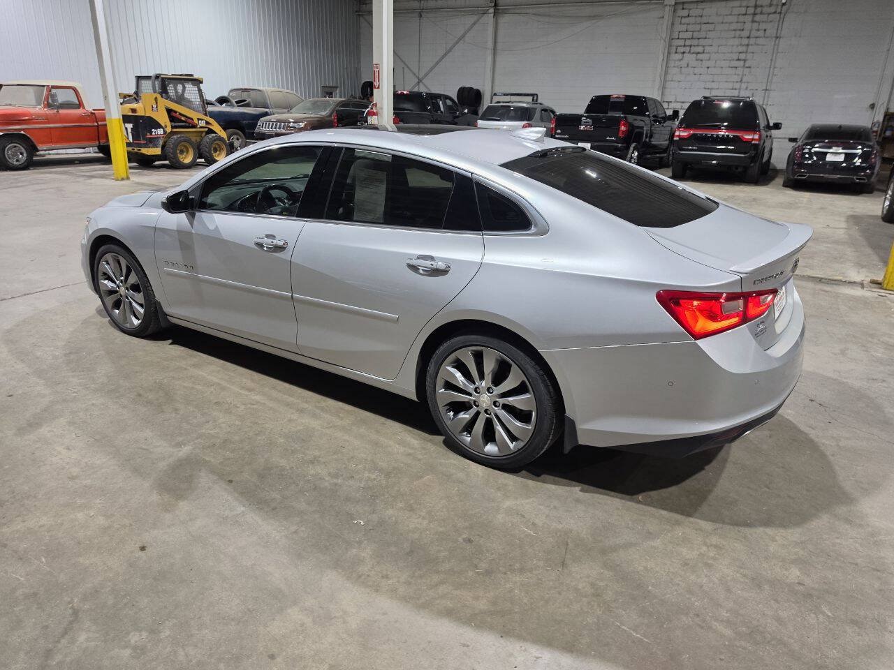 Used 2017 Chevrolet Malibu Premier w/ Premier Sun and Wheel Package FWD image 7