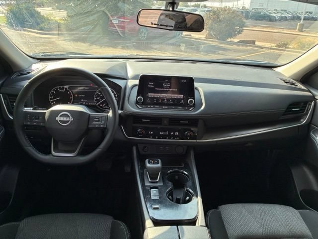 Certified 2025 Nissan Rogue SV FWD image 10