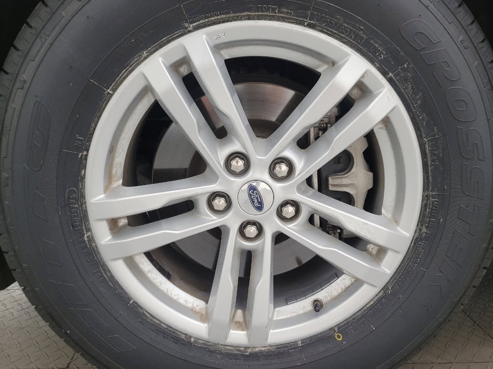 Used 2023 Ford Explorer XLT w/ Equipment Group 202A RWD image 31