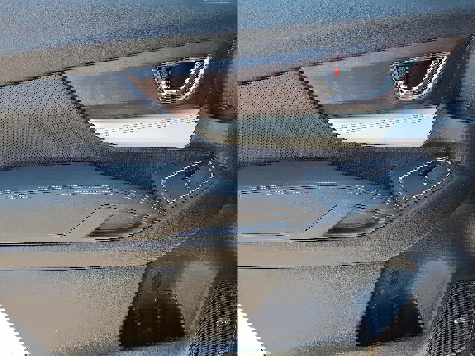 Used 2021 Subaru Ascent Touring w/ Popular Package #2A image 12