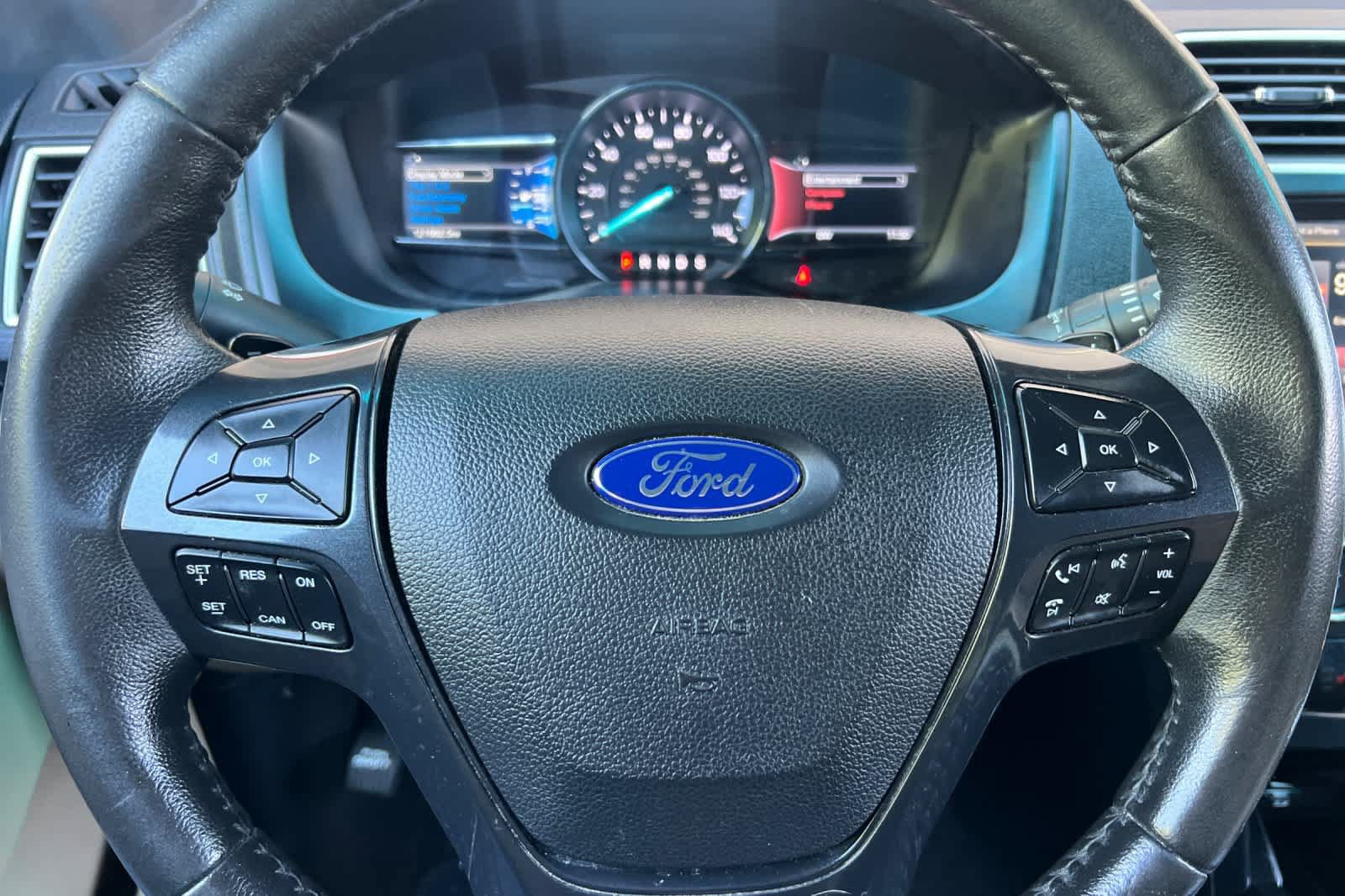 Used 2016 Ford Explorer XLT w/ Equipment Group 202A AWD/4WD image 26