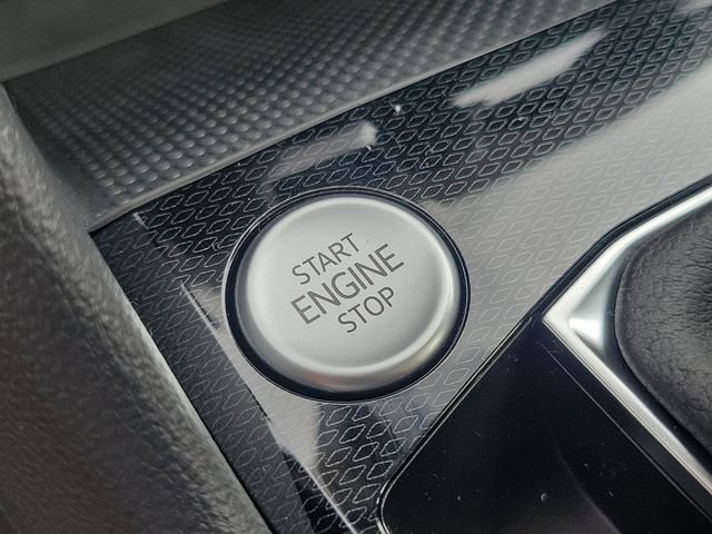 New 2025 Volkswagen Taos S image 15