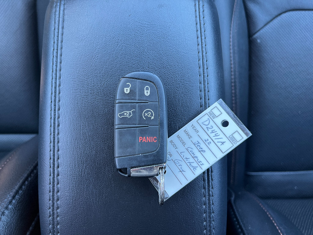 Used 2022 Jeep Compass Latitude image 23