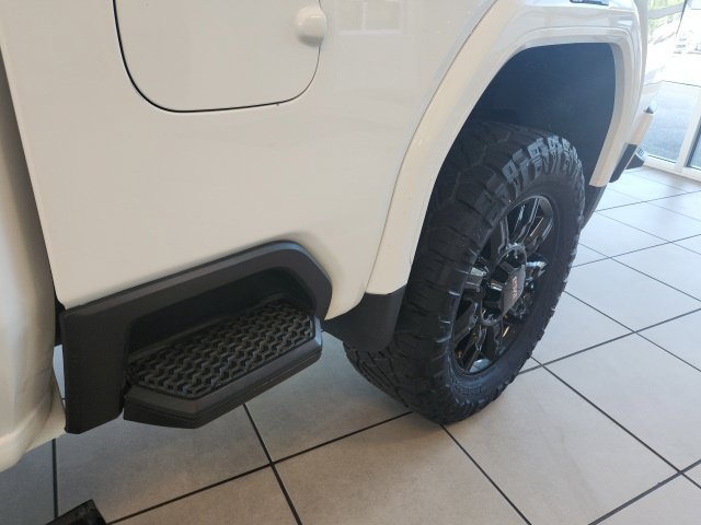 Used 2024 GMC Sierra 2500 AT4 w/ AT4 Premium Plus Package AWD/4WD image 8
