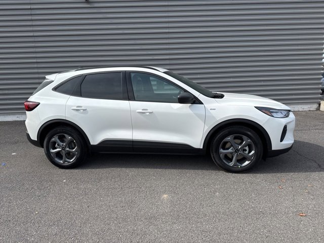 New 2025 Ford Escape ST-Line w/ Equipment Group 301A image 2