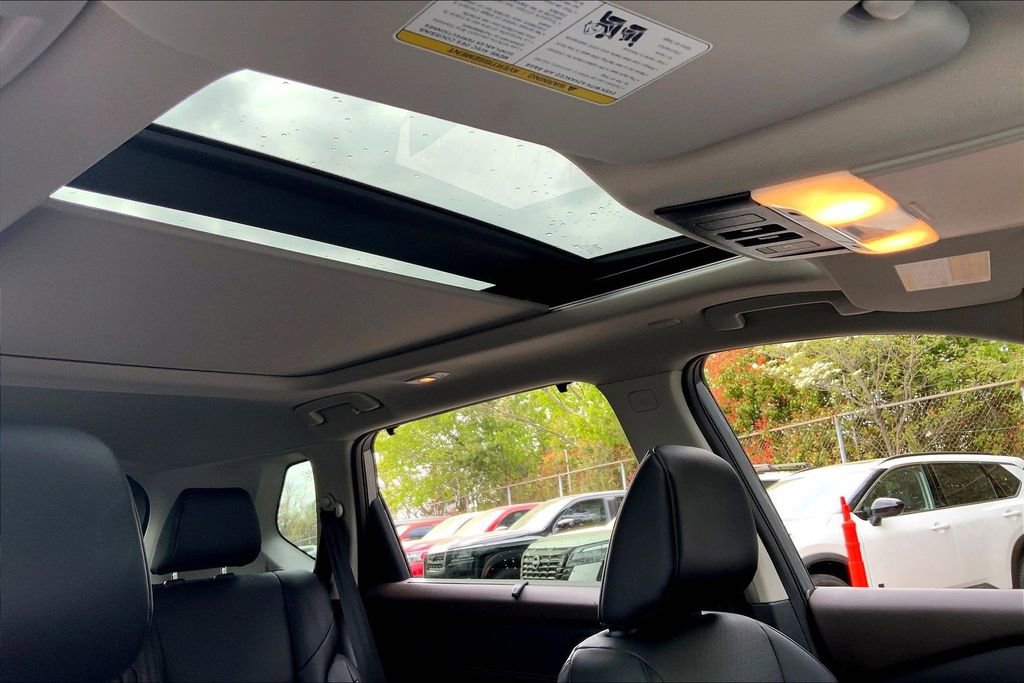 Used 2023 Nissan Rogue SV w/ SV Premium B Package image 19