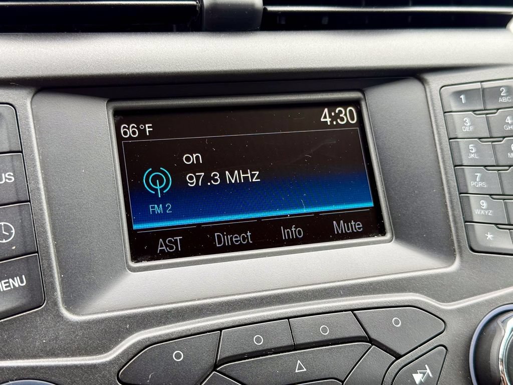 Used 2015 Ford Fusion SE FWD image 28