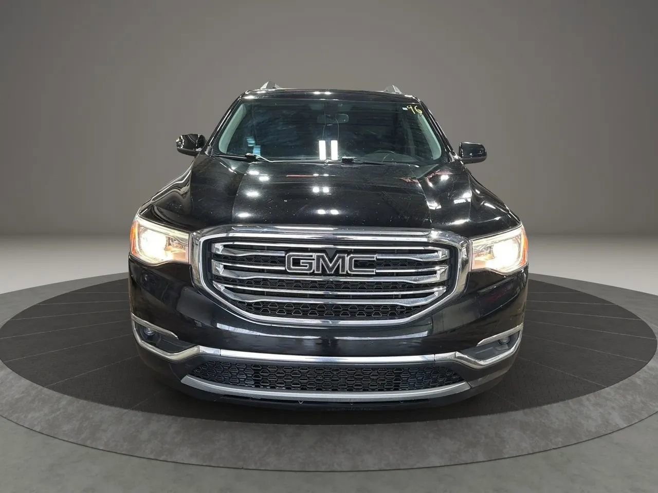 Used 2019 GMC Acadia SLT w/ LPO, Floor Liner Package FWD image 2