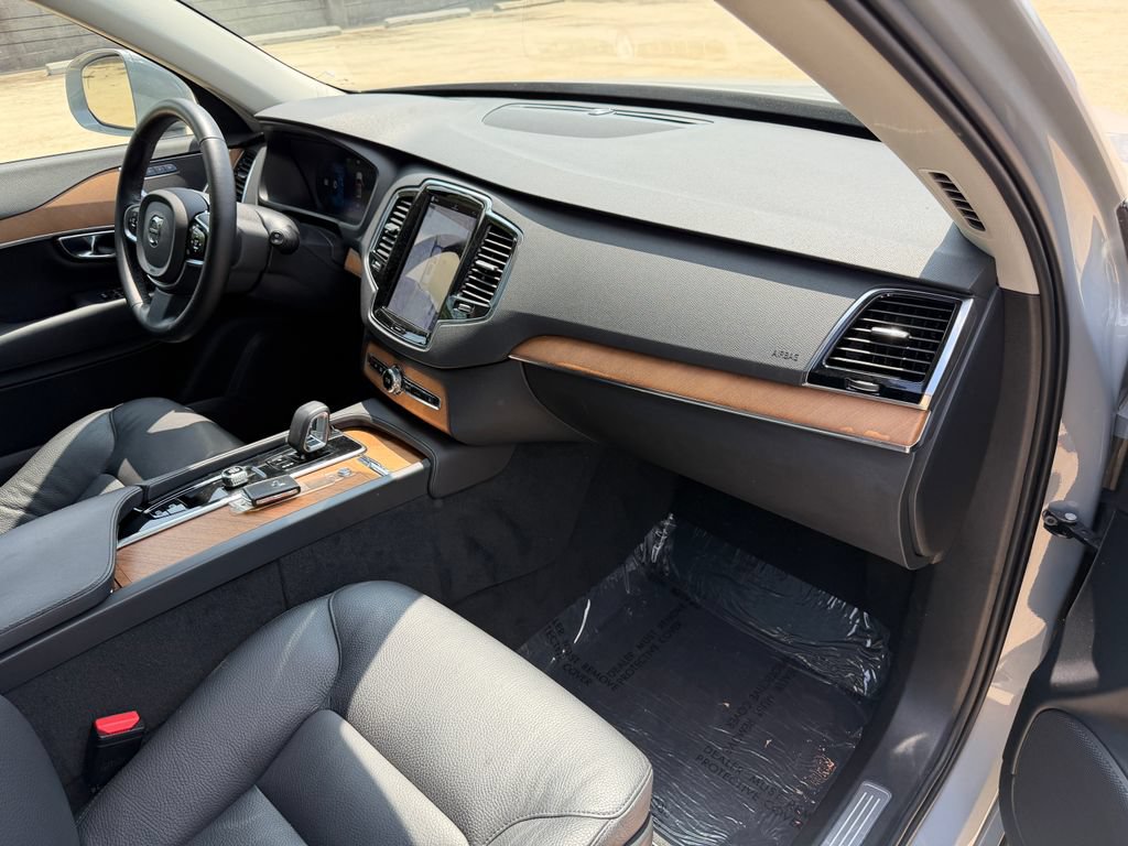Certified 2025 Volvo XC90 T8 Plus w/ Protection Package Premier AWD/4WD image 21